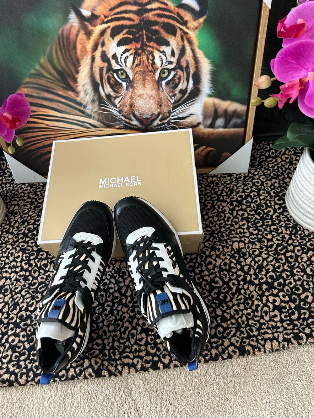 MICHAEL KORS NWT Lace-Up Georgie Trainer Shoes - Unisex - Picture 3 of 8